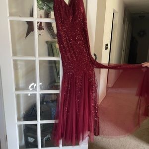 VERY SPARKLY AND FLOWY PROM DRESS NEVER WORN